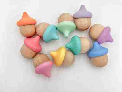 10 pastel acorns in various colors