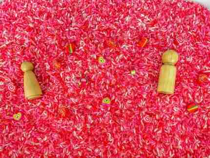 Valentines Day Sensory Bin #2 - Image 5
