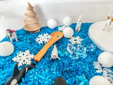 Deluxe Arctic Animal Sensory Bin - Image 5