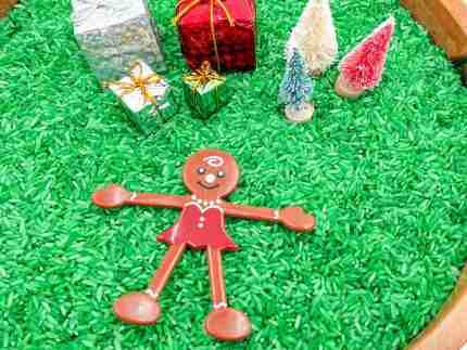 Christmas Gingerbread Sensory Bin-3