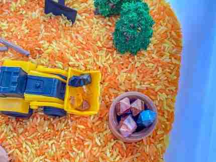 Deluxe Construction Sensory Bin - Image 7
