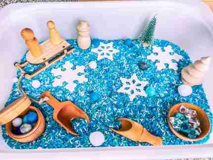 Deluxe Witner Sensory Bin #2-1