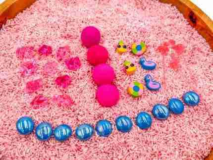 Flamingo Sensory Bin - Image 7