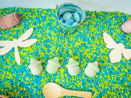 Wooden Animals Pond Sensory Bin