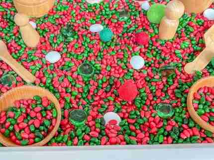 Christmas Popcorn Sensory Bin - Image 5