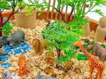 Zoo Sensory Bin - Image 3