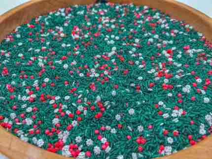 Winter Wonderland Sensory Bin - Image 9