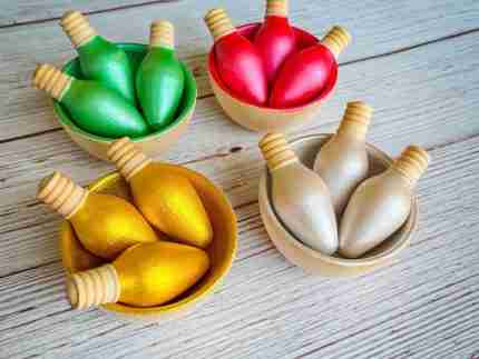 Wooden Sparkly Christmas Sorting Set Bowls and Bulbs 1