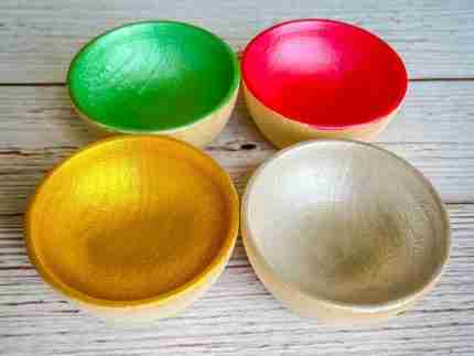 Wooden Sparkly Christmas Sorting Set Bowls and Bulbs 1