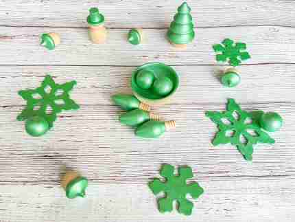 Wooden Sparkly Winter Sorting Set