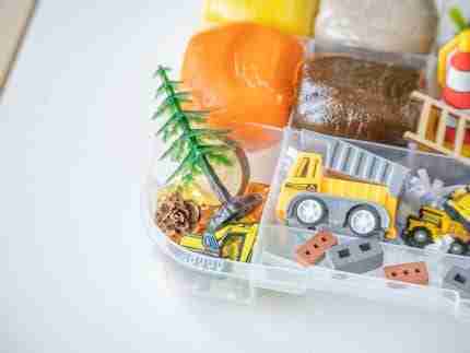 Deluxe Construction  Playdough Kit - Image 5