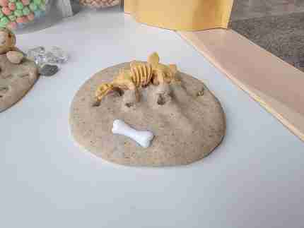 Dinosaur Playdough Jars - Image 9