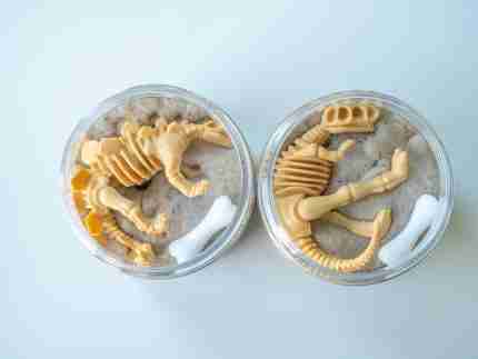 Dinosaur Playdough Jars - Image 10