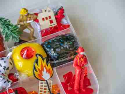 Deluxe Fireman  Playdough Kit - Image 8