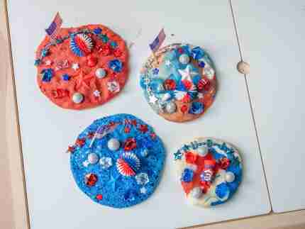 Deluxe and Small Patriotic Playdough Jars - Image 4