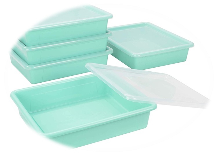 Several plastic containers with lids
