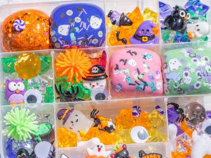 Deluxe Halloween Playdough Kit - Image 11