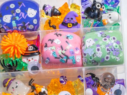 Deluxe Halloween Playdough Kit - Image 4