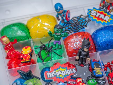Deluxe Super Hero Playdough Kit - Image 10