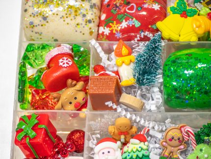 Deluxe Christmas Playdough Kit - Image 11