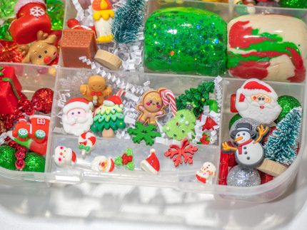 Deluxe Christmas Playdough Kit - Image 4