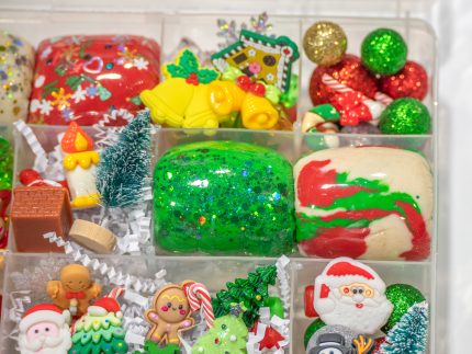 Deluxe Christmas Playdough Kit - Image 8