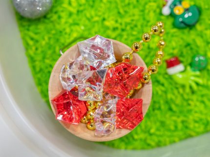 Grinch Sensory Bin - Image 6