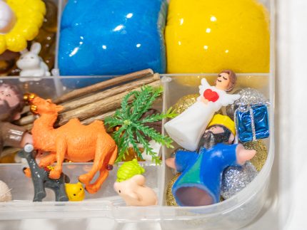 Deluxe Nativity Playdough Kit - Image 9