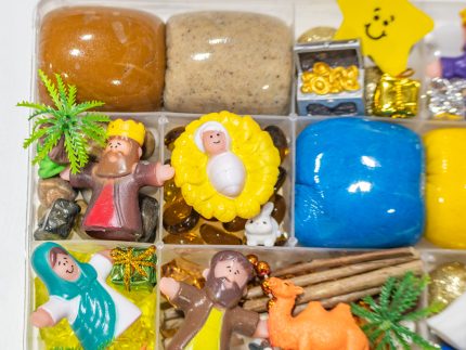 Deluxe Nativity Playdough Kit - Image 15