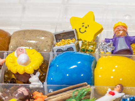Deluxe Nativity Playdough Kit - Image 6
