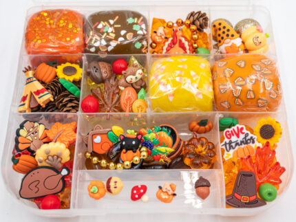 Deluxe Thanksgiving Play-Doh Kit with fall-colored dough, turkeys, pumpkins, leaves, sunflowers, gems and Thanksgiving accessories